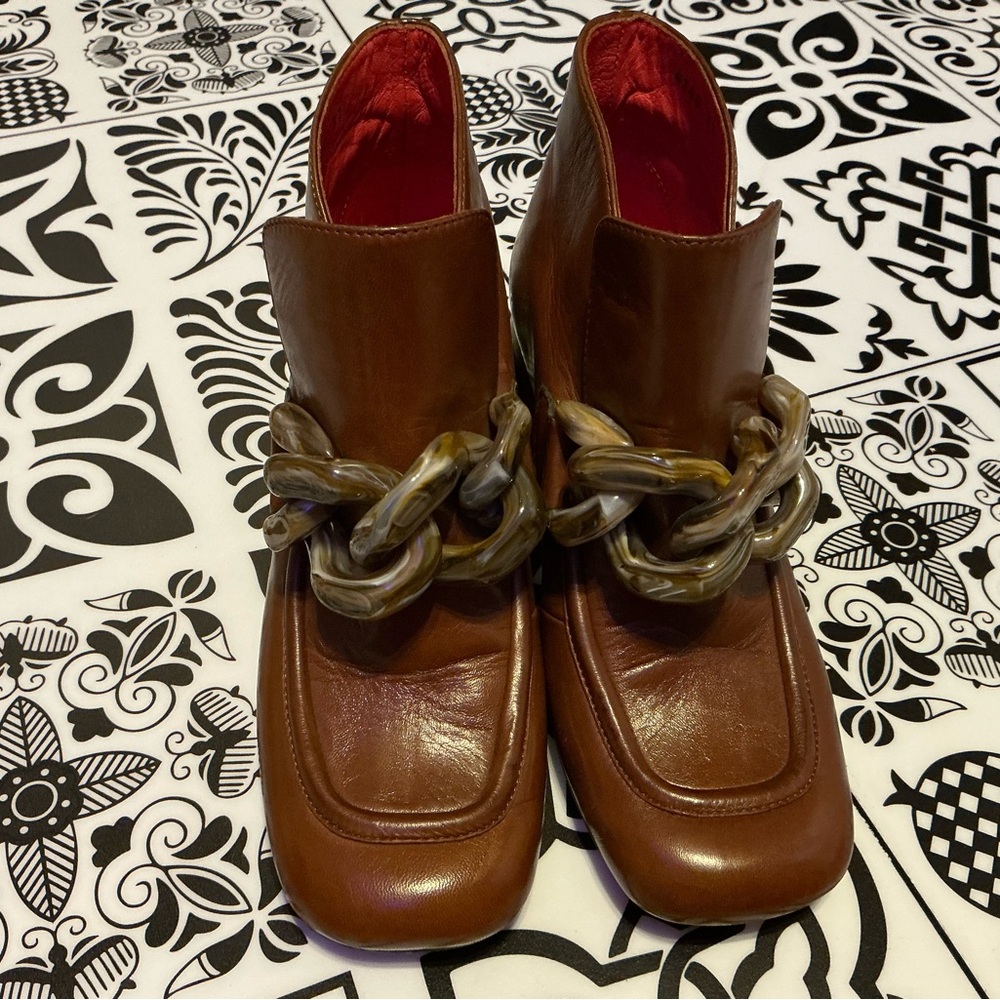 Pas de Rouge Tan Leather Footwear